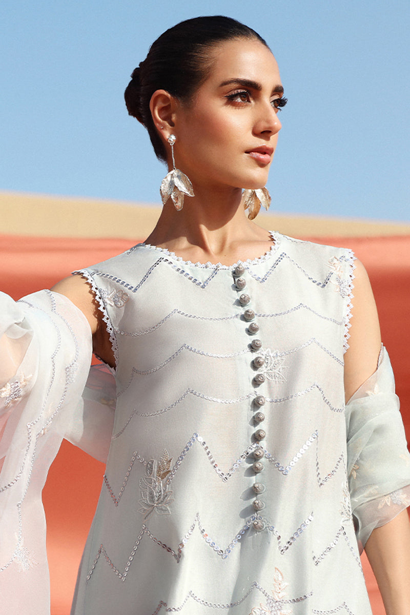 FLORAL TALE-STITCH 3PC: LAWN EMBROIDERED SUIT