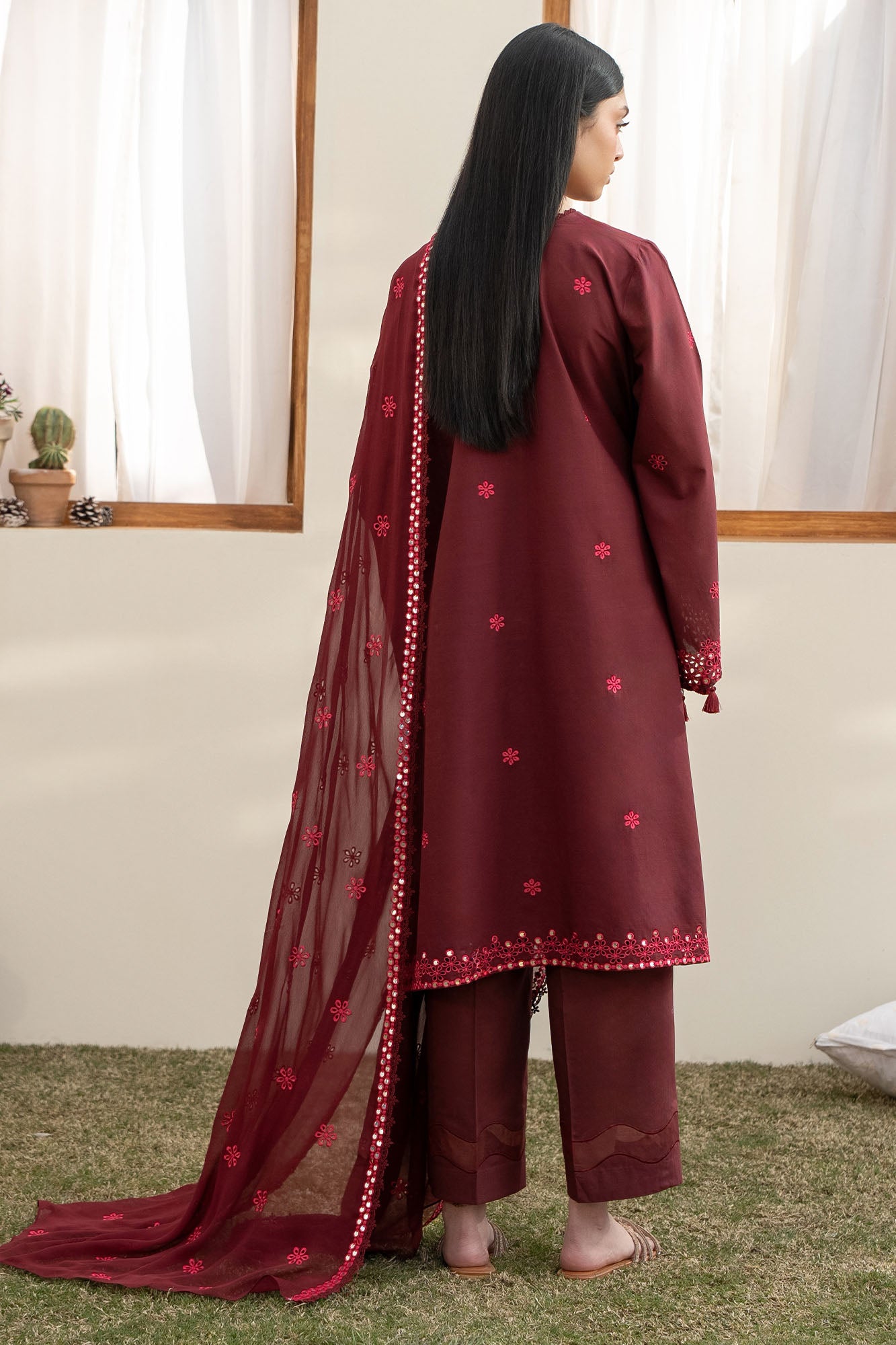 WINDSOR RED-3PC EMBROIDERED LAWN SUIT