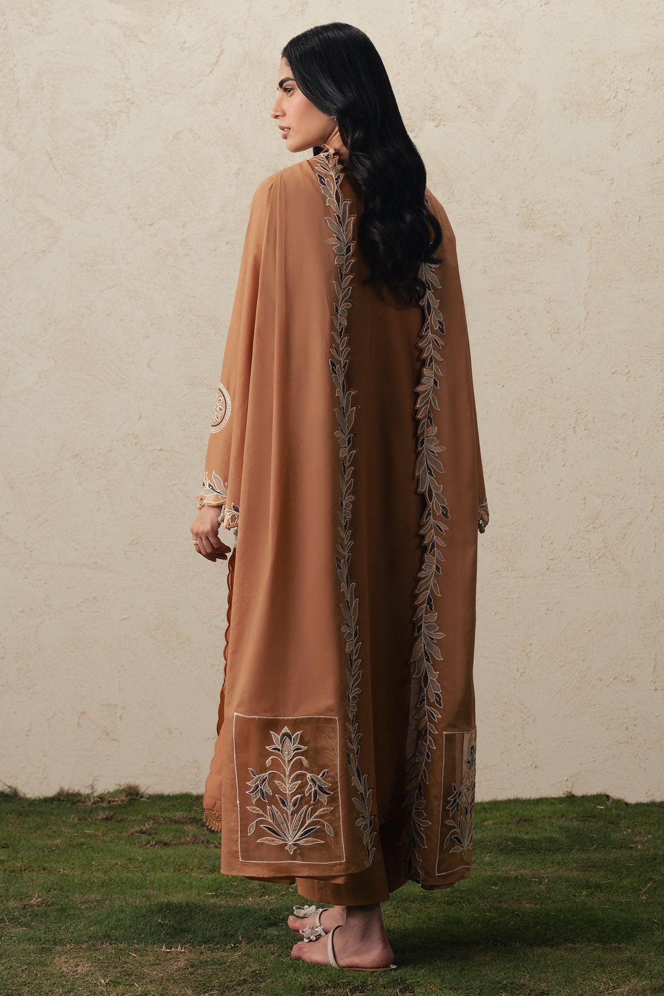 AMBER DUNE-3PC EMBROIDERED SUIT
