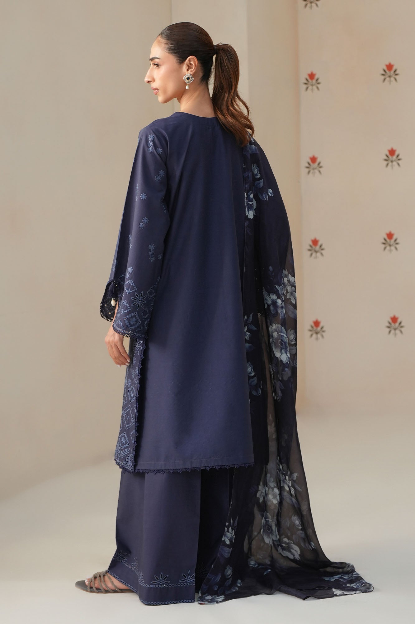 BLUE FLORET-3PC CHIKANKARI SUIT