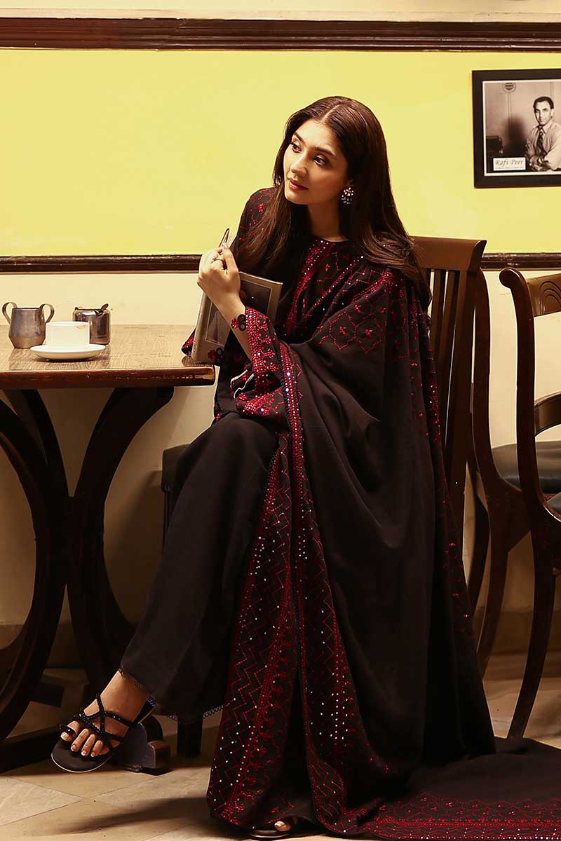 GARNET GRACE-3PC KHADDAR EMBROIDERED SUIT