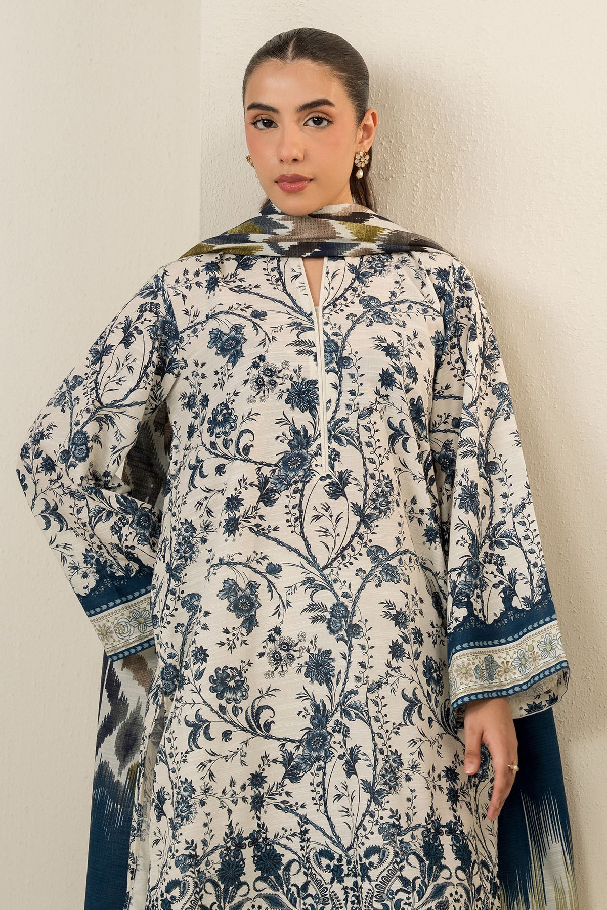 BEIGE VERVE-3PC KHADDAR PRINTED SUIT