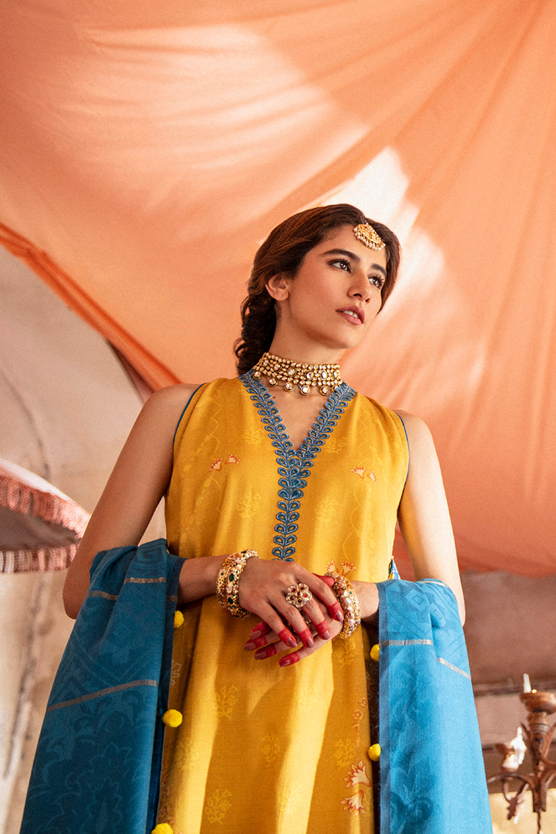 GOLD DAISY-3PC KHADDAR PRINTED SUIT