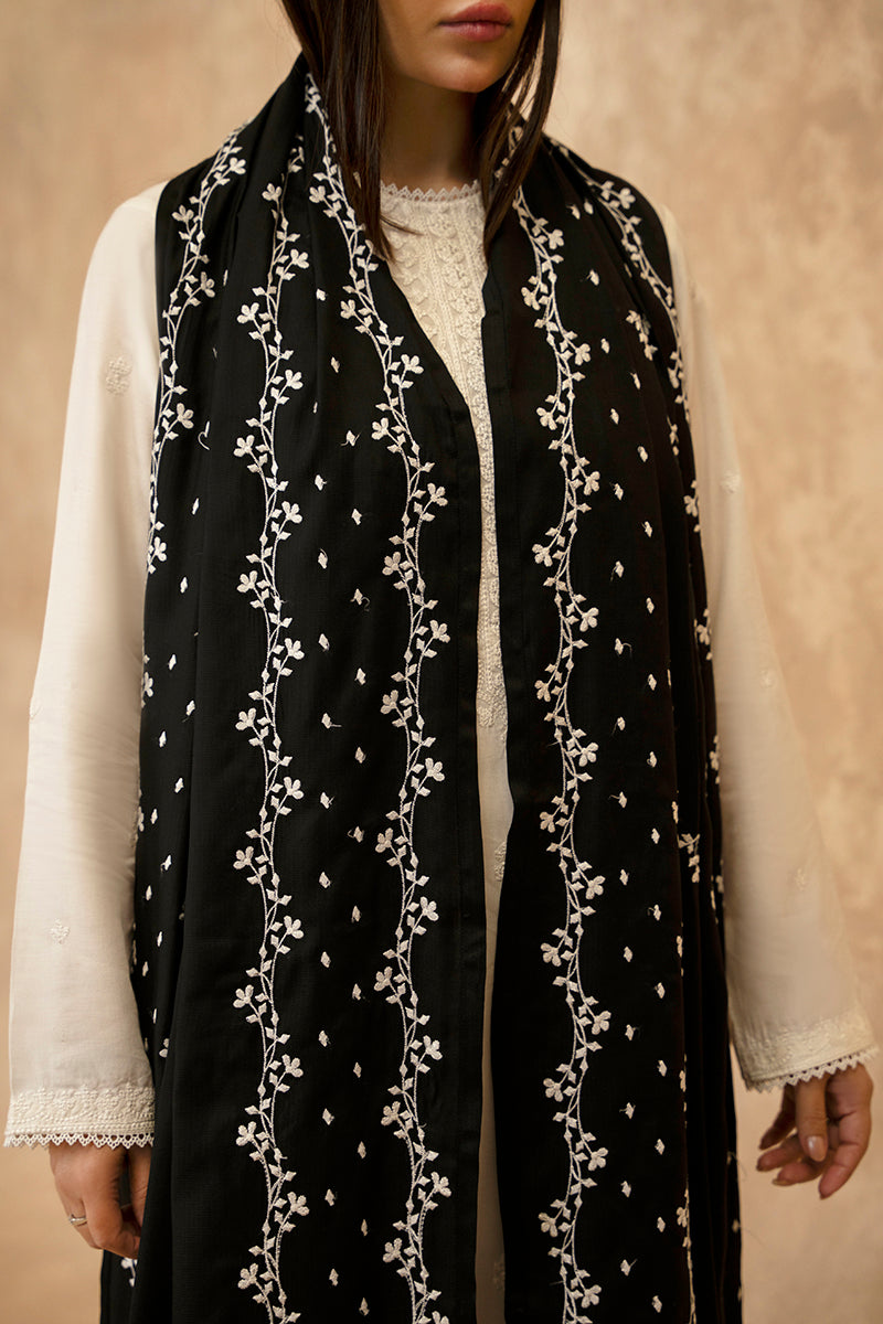RAVEN EMBROIDERED SHAWL