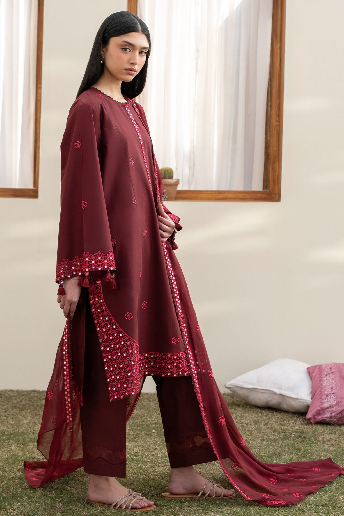 WINDSOR RED-3PC EMBROIDERED LAWN SUIT