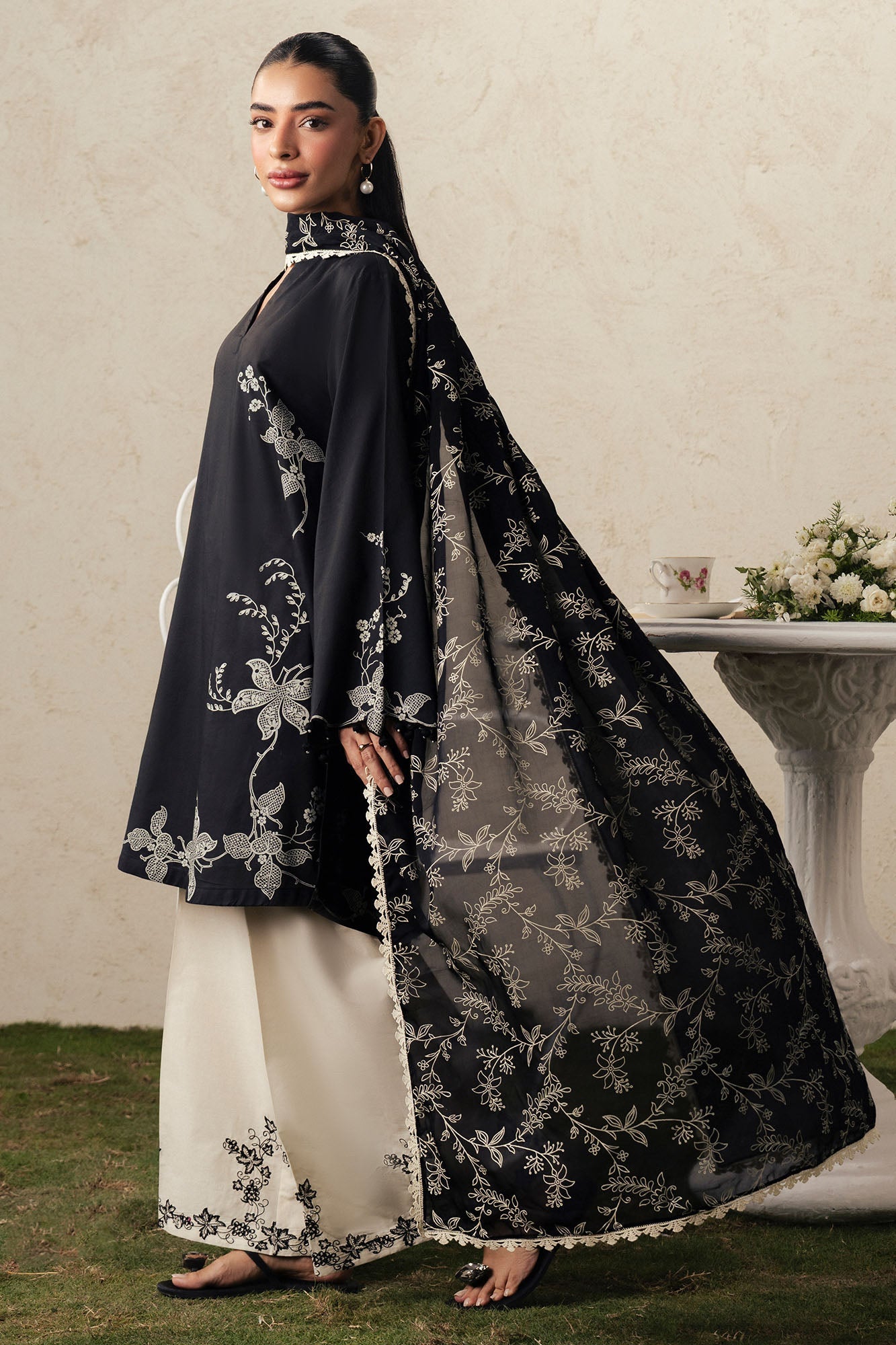 EBONY LACE-3PC PRINTED SUIT
