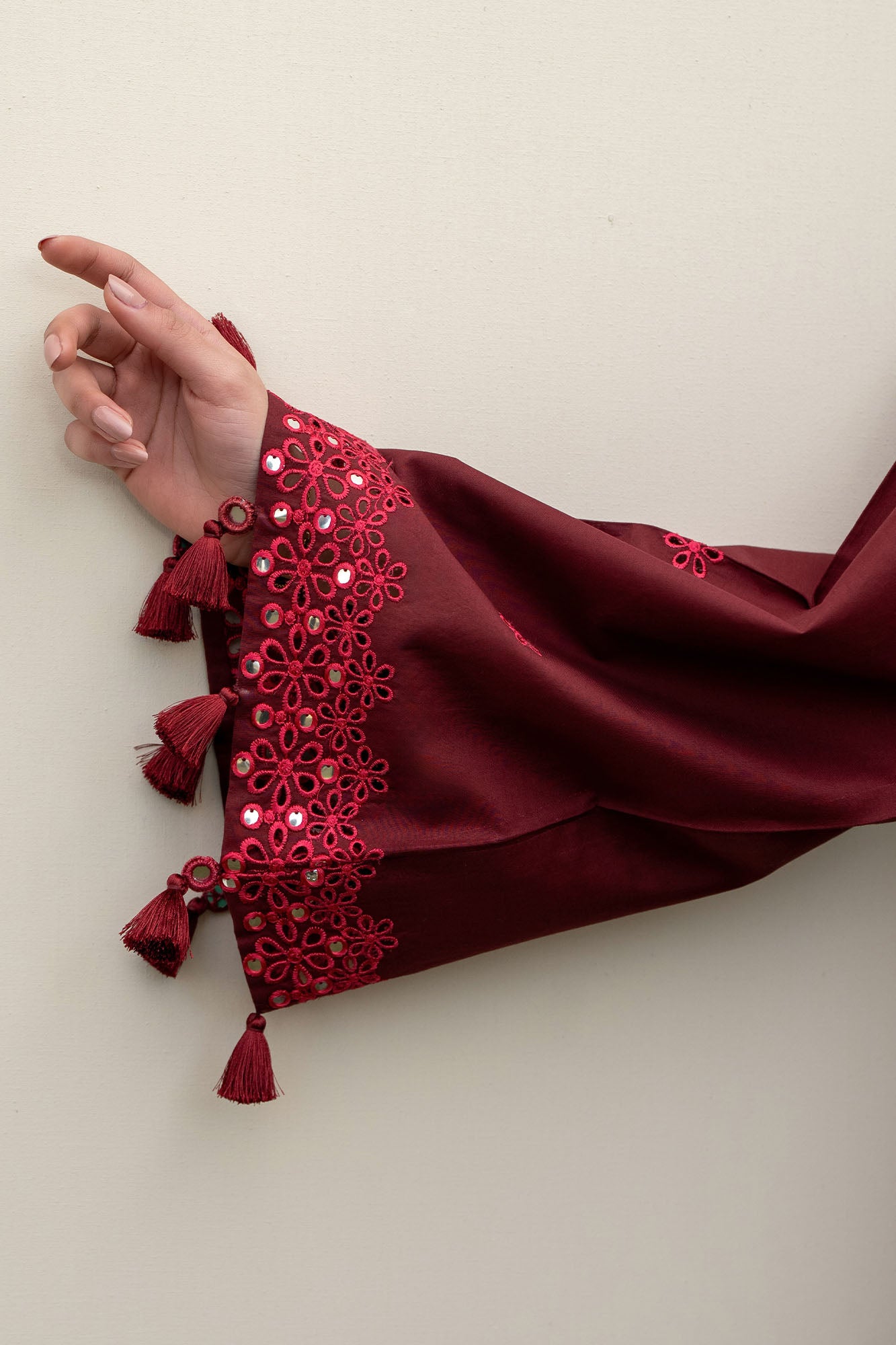 WINDSOR RED-3PC EMBROIDERED LAWN SUIT