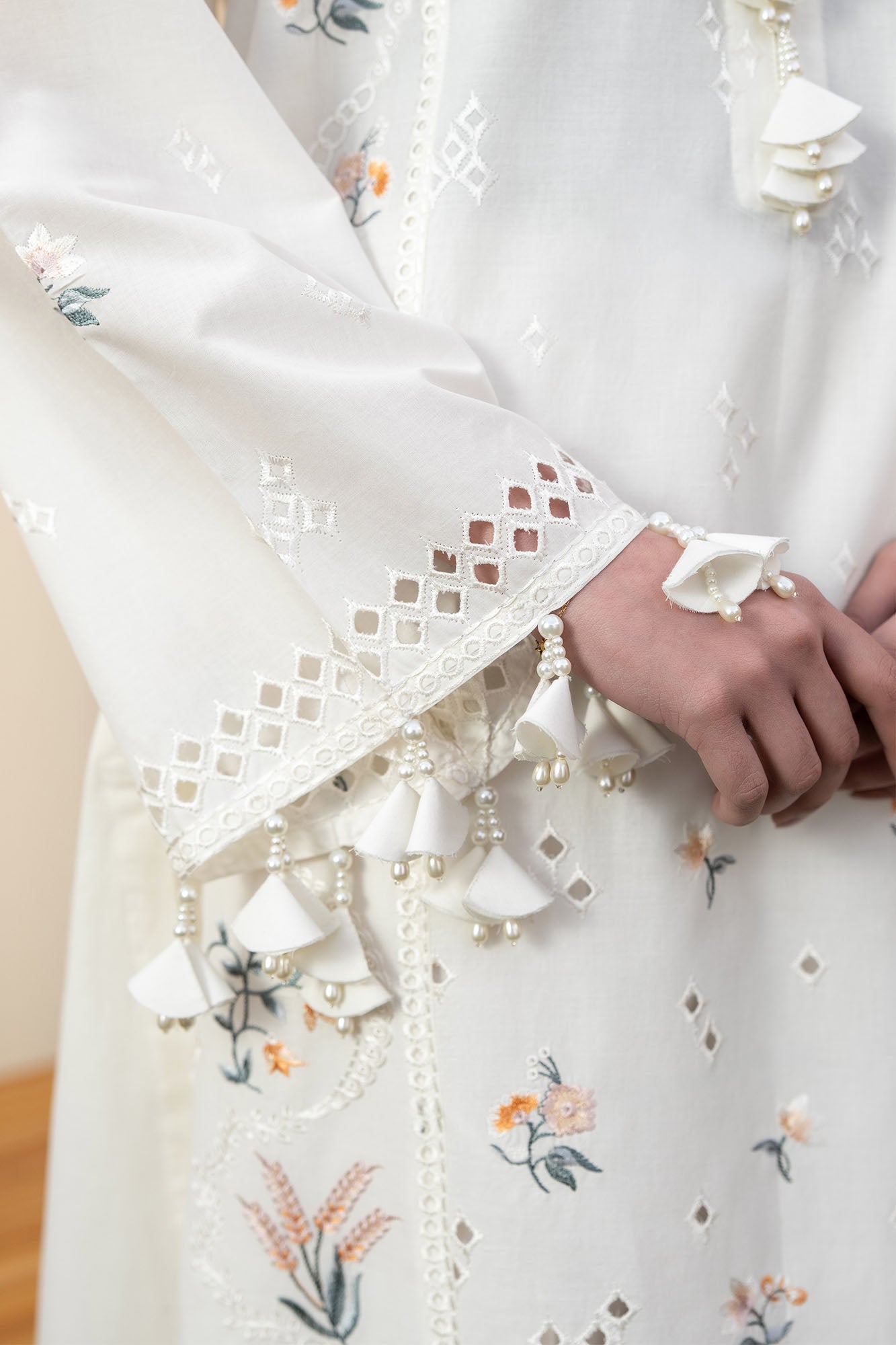 PRISTINE IVORY-3PC EMBROIDERED LAWN SUIT