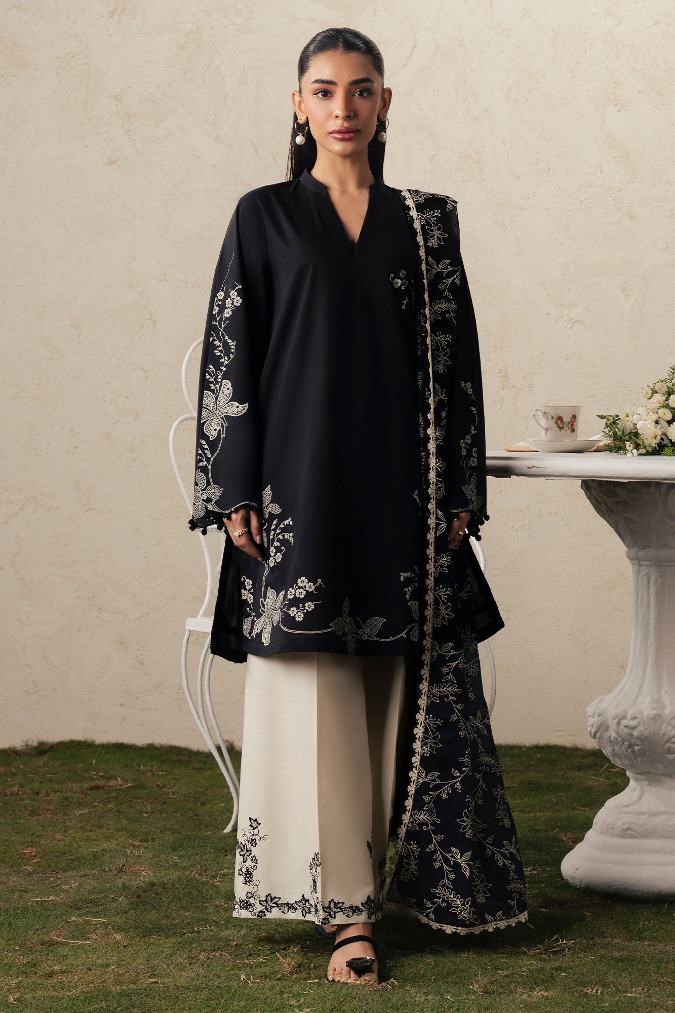 EBONY LACE-3PC PRINTED SUIT