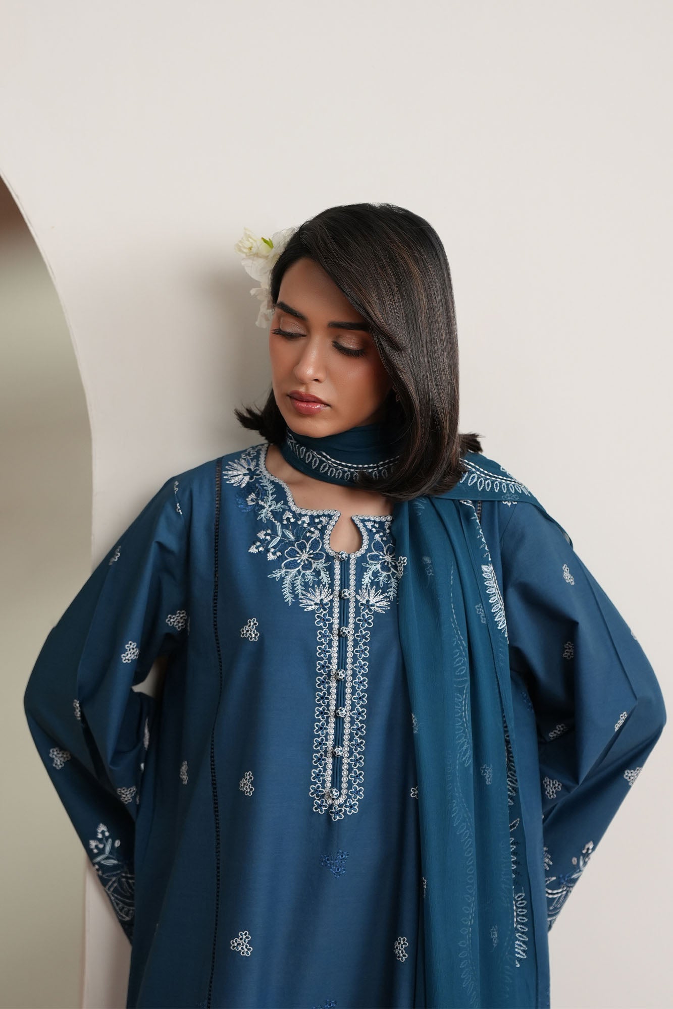 SAPPHIRE GARDEN-3PC EMBROIDERED LAWN SUIT
