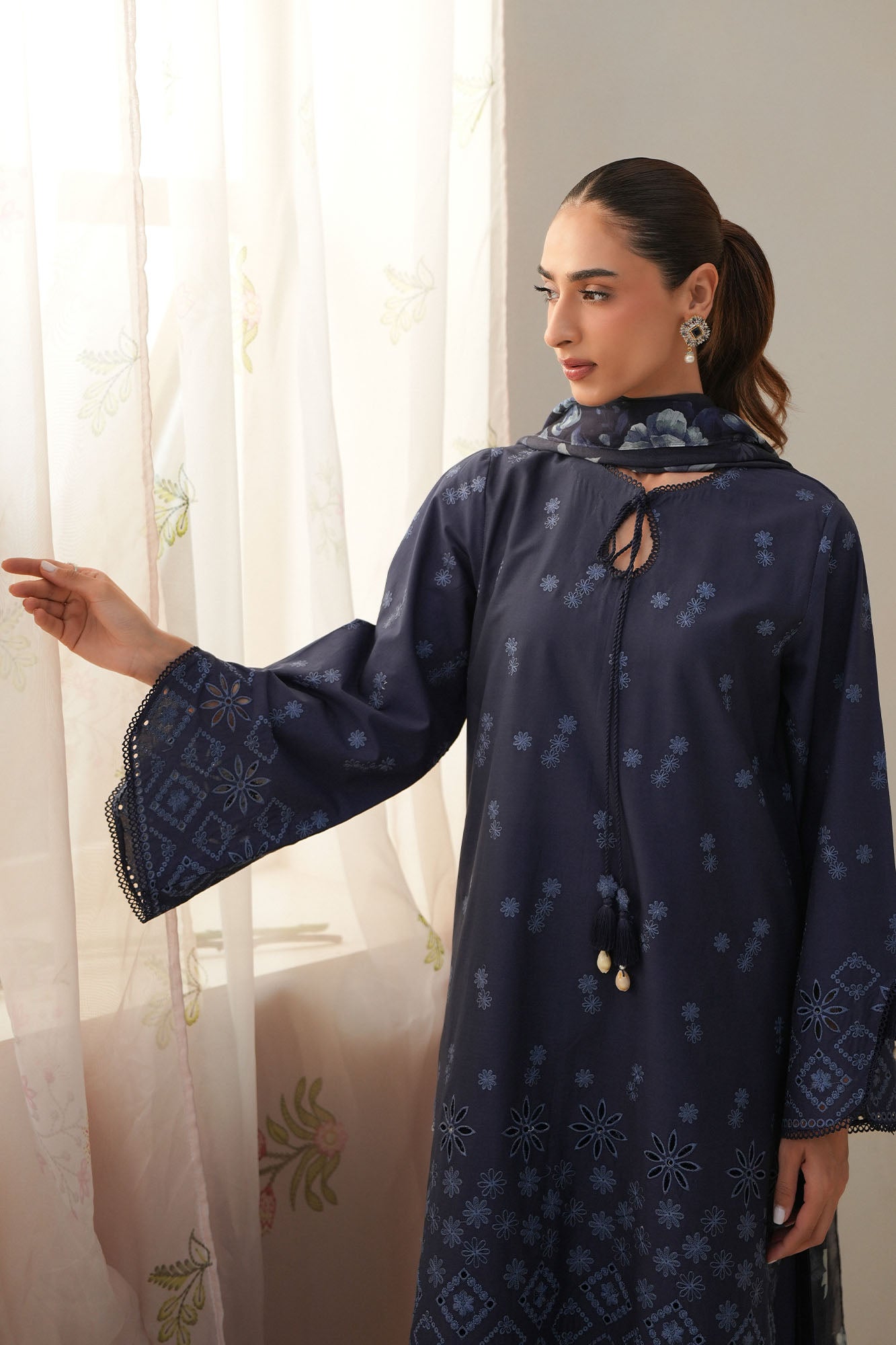 BLUE FLORET-3PC CHIKANKARI SUIT