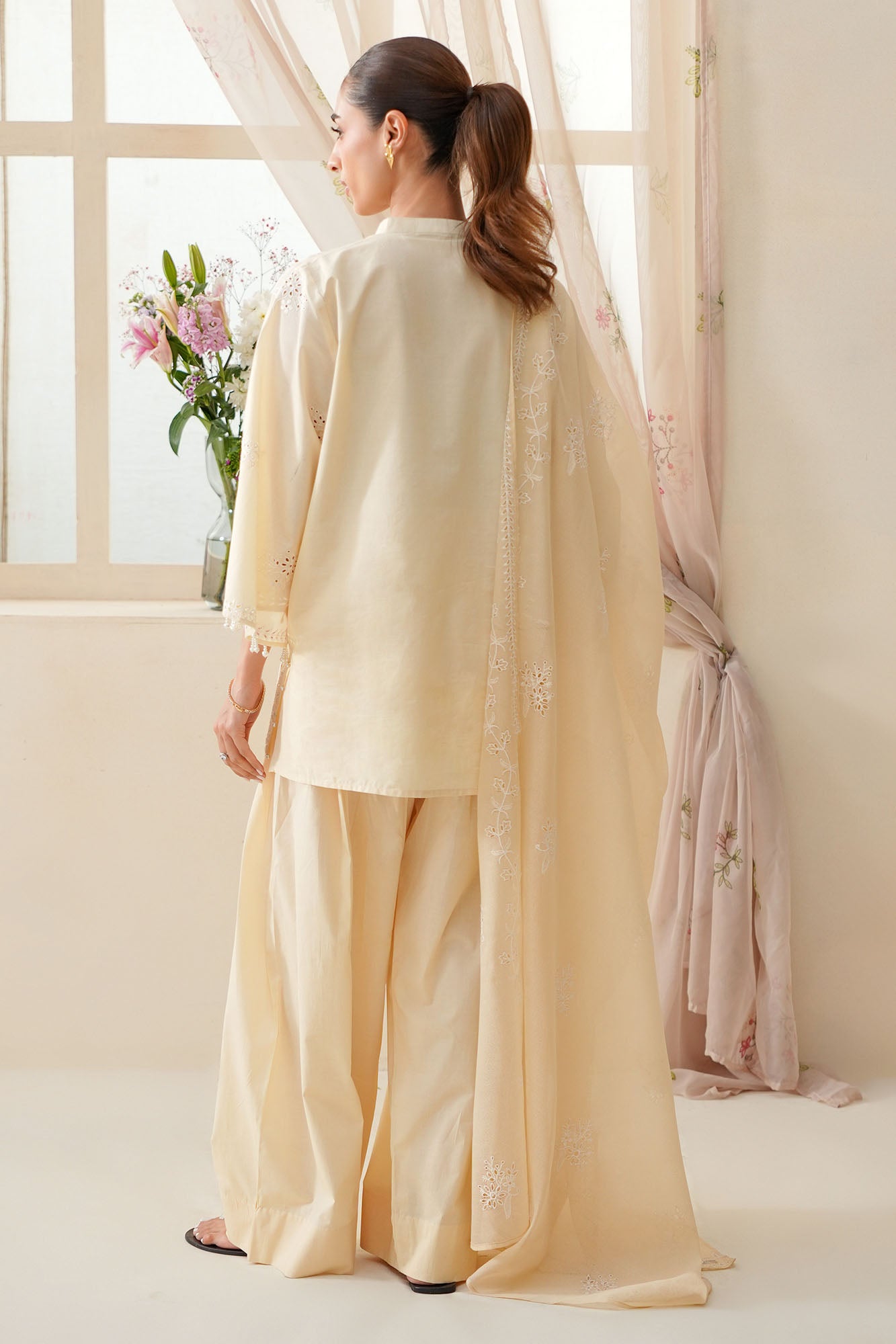 PEARL ROYALE-3PC CHIKANKARI SUIT