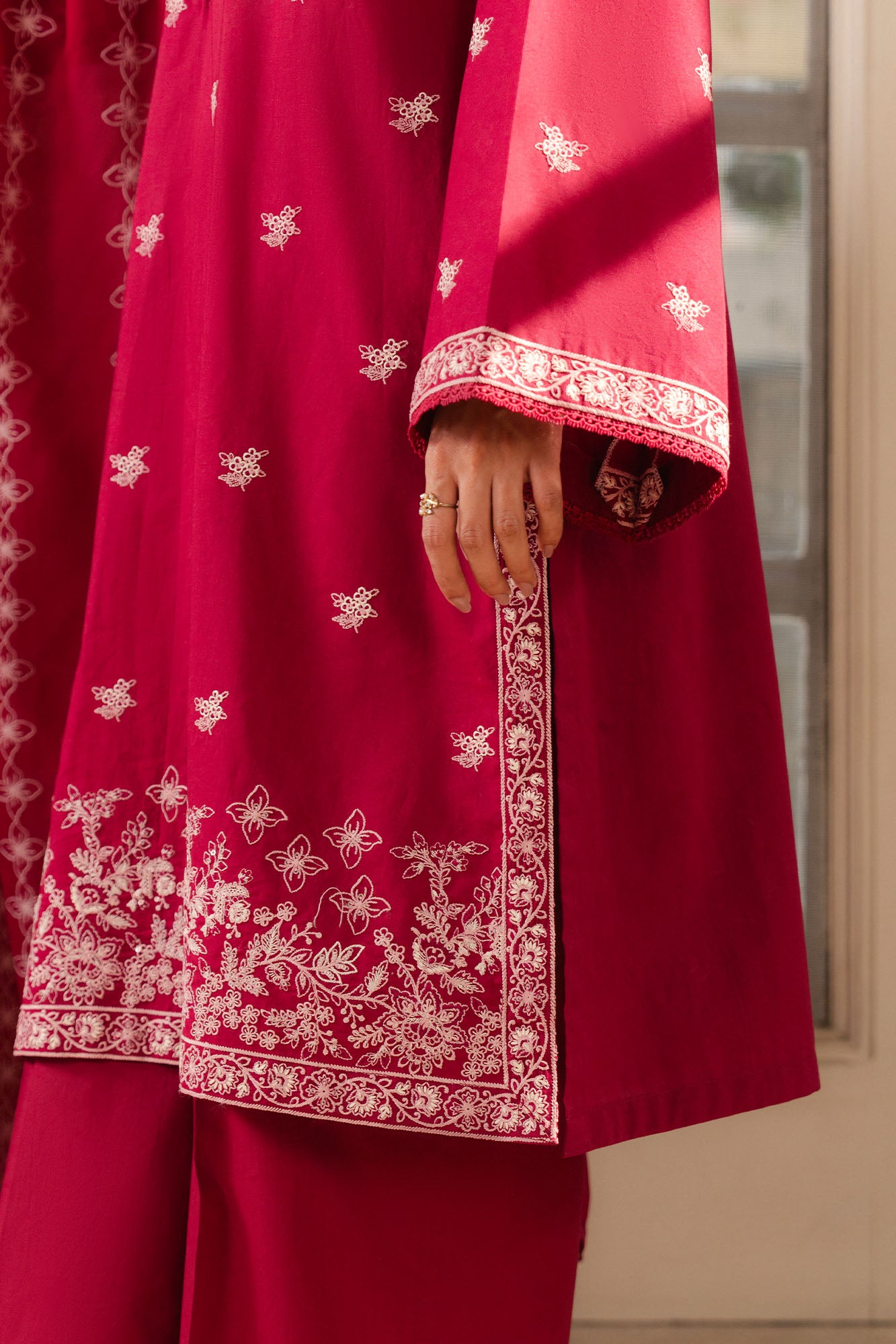 CRIMSON BOUDOIR-2PC (SHIRT & DUPATTA)