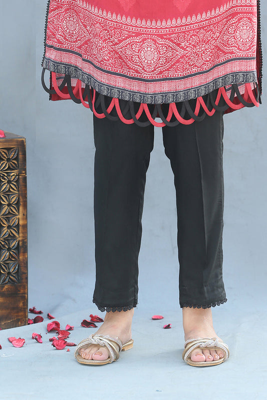 LACY STRAIGHT PANTS 1