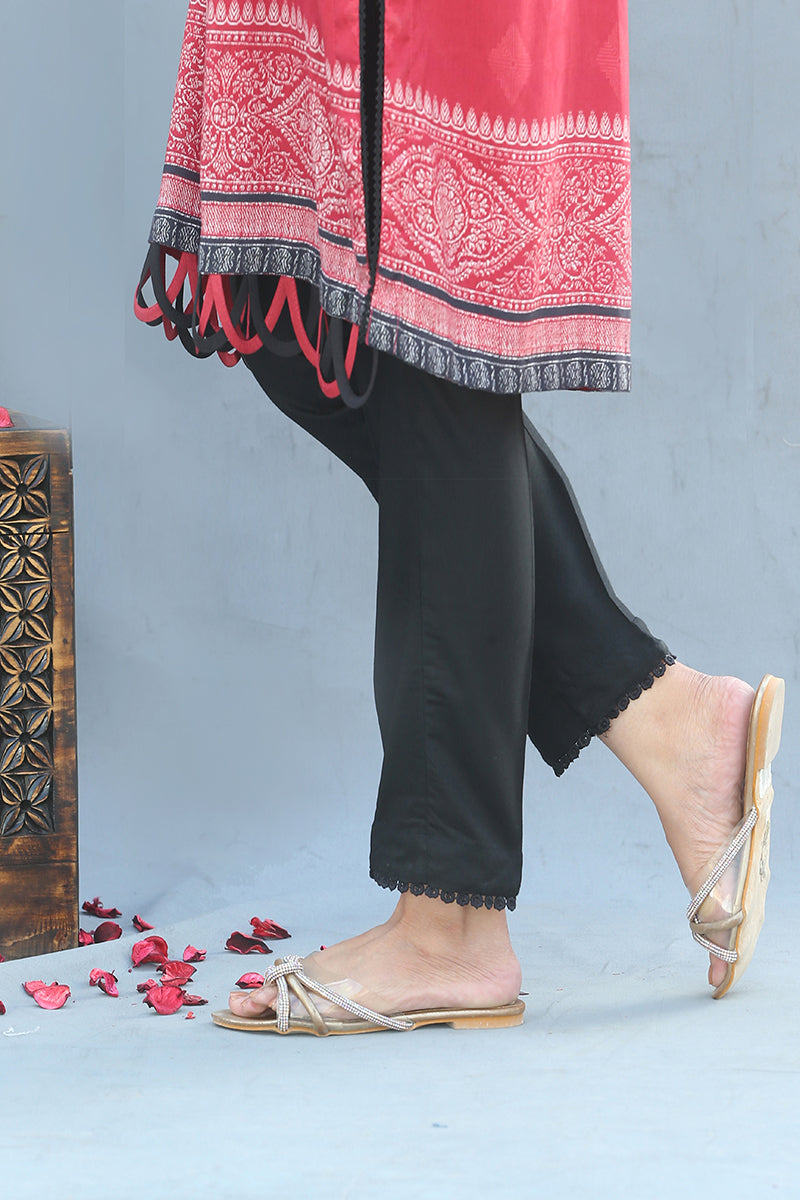 LACY STRAIGHT PANTS 1