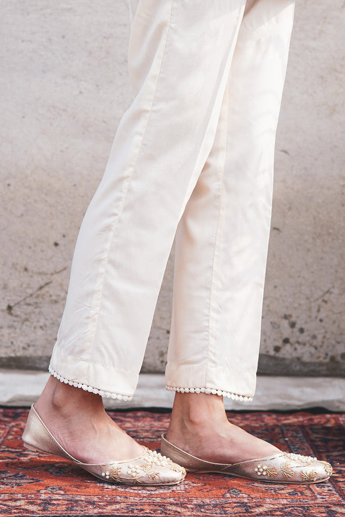 LACY STRAIGHT PANTS 2